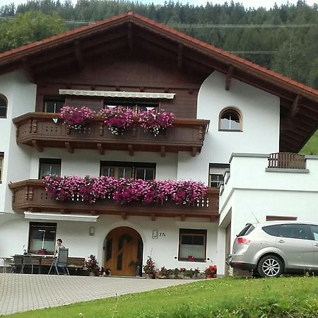 Apartment Maierhof Flirsch Bagian luar foto