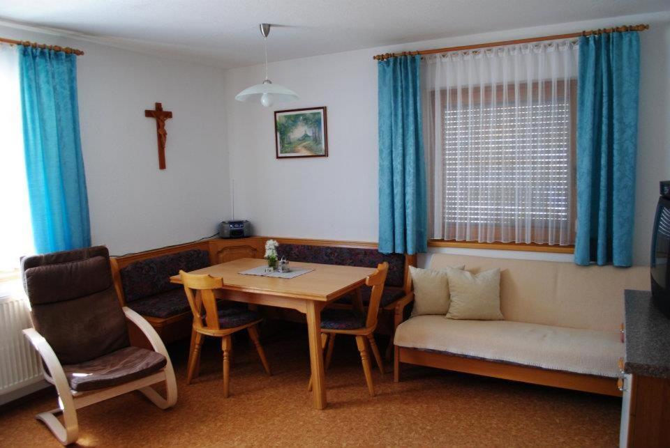 Apartment Maierhof Flirsch Ruang foto